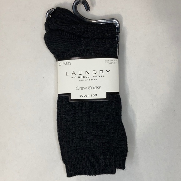 Laundry By Shelli Segal Accessories - NWT Laundry by Shelli Segal Women’s Crew Socks